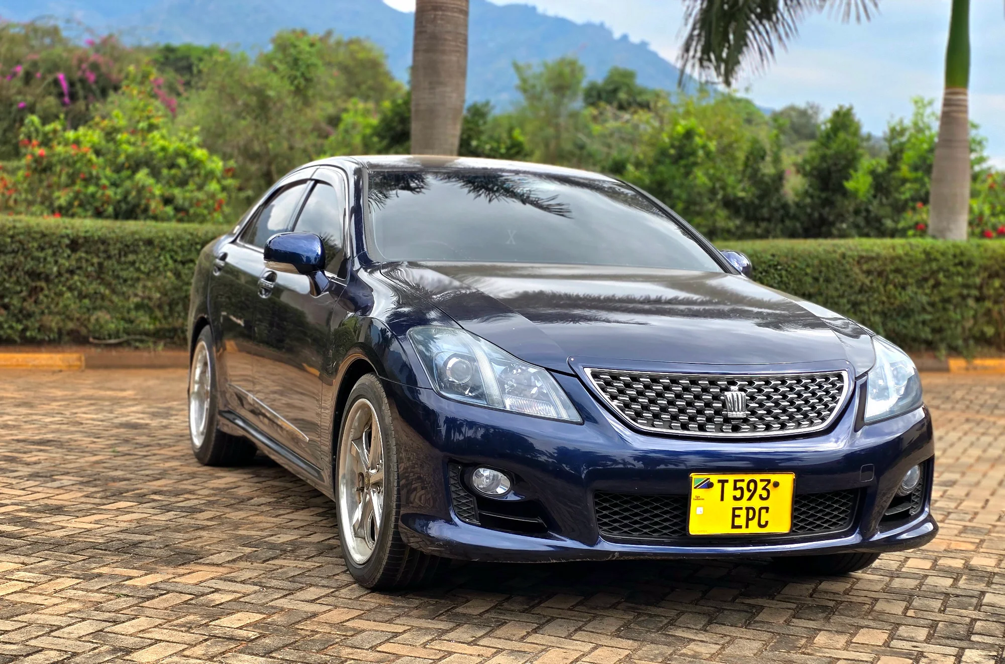 TOYOTA CROWN ATHLETE
